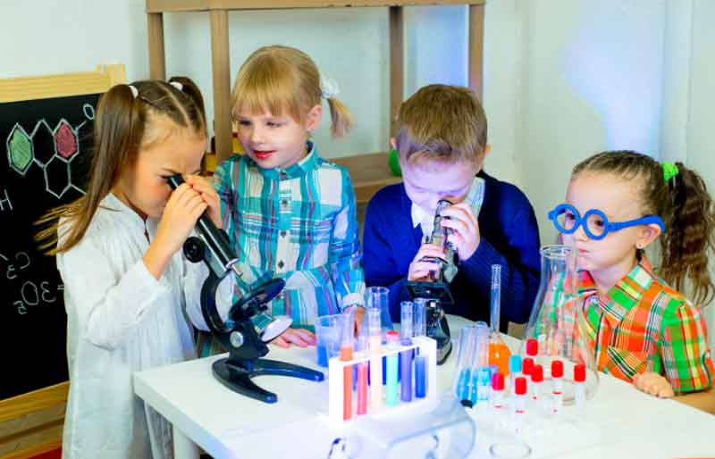 Kids having a science party